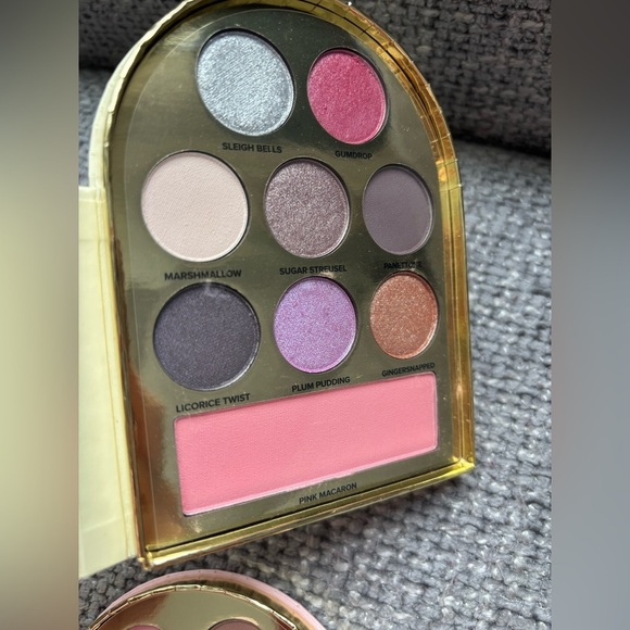 Brand new Too Faced Limited Edition Makeup Set – 2 Palettes - Picture 11 of 11